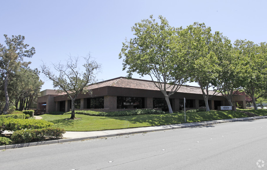 3500-3550 W Warren Ave, Fremont, CA for sale - Primary Photo - Image 1 of 3