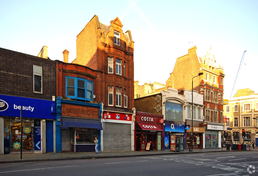 177 Camden High St, London for lease - Building Photo - Image 3 of 4