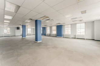 501-507 Pl d'Armes, Montréal, QC for lease Building Photo- Image 2 of 14