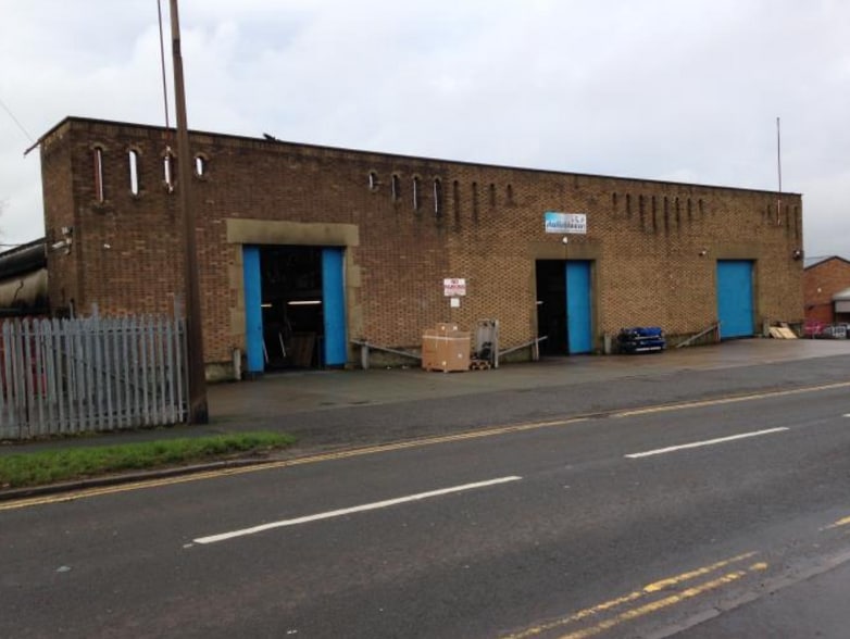 1 Springfield Rd, Leek for sale - Building Photo - Image 1 of 1