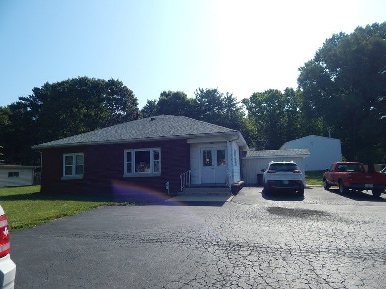 8221 Rd, Indianapolis, IN 46217