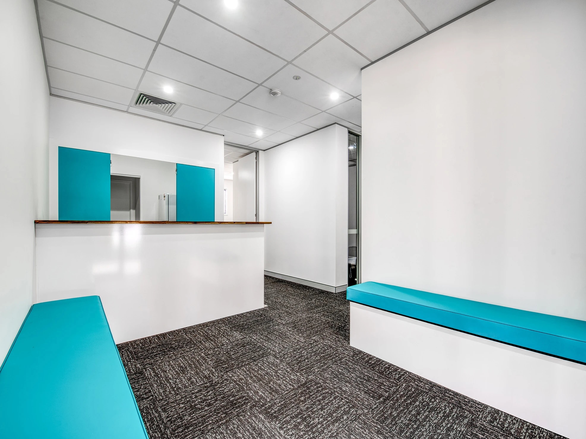 7 Apollo Rd, Bulimba for lease Interior Photo- Image 1 of 5