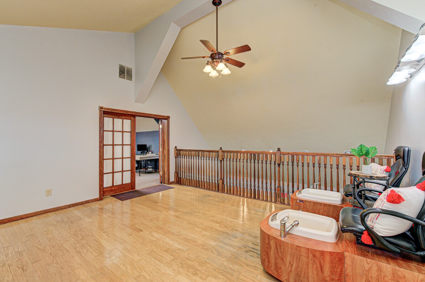 104 E High St, Mooresville, IN 46158