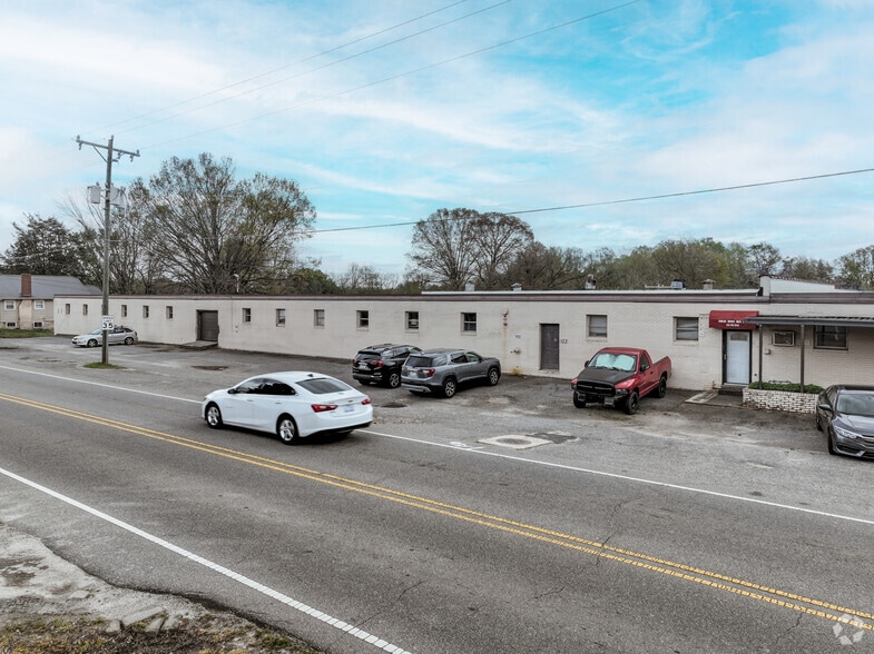 1530 16th St NE, Hickory, NC for sale - Building Photo - Image 2 of 6