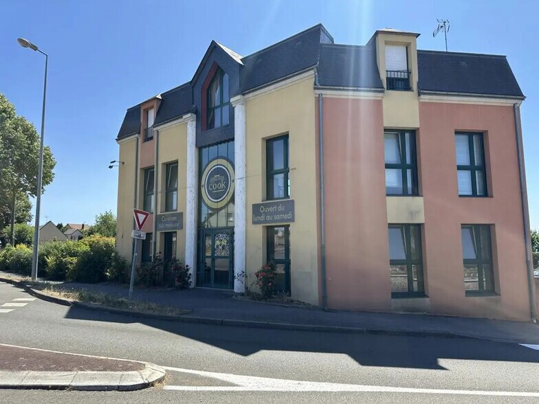 Retail in La Ferté-Bernard for sale - Building Photo - Image 1 of 17