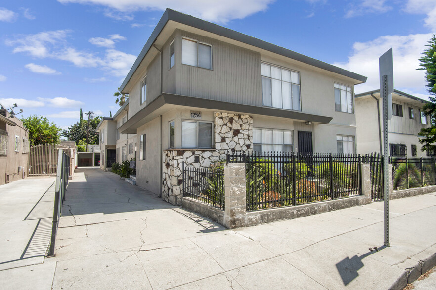 1252 N Mansfield Ave, Los Angeles, CA for sale - Building Photo - Image 1 of 21