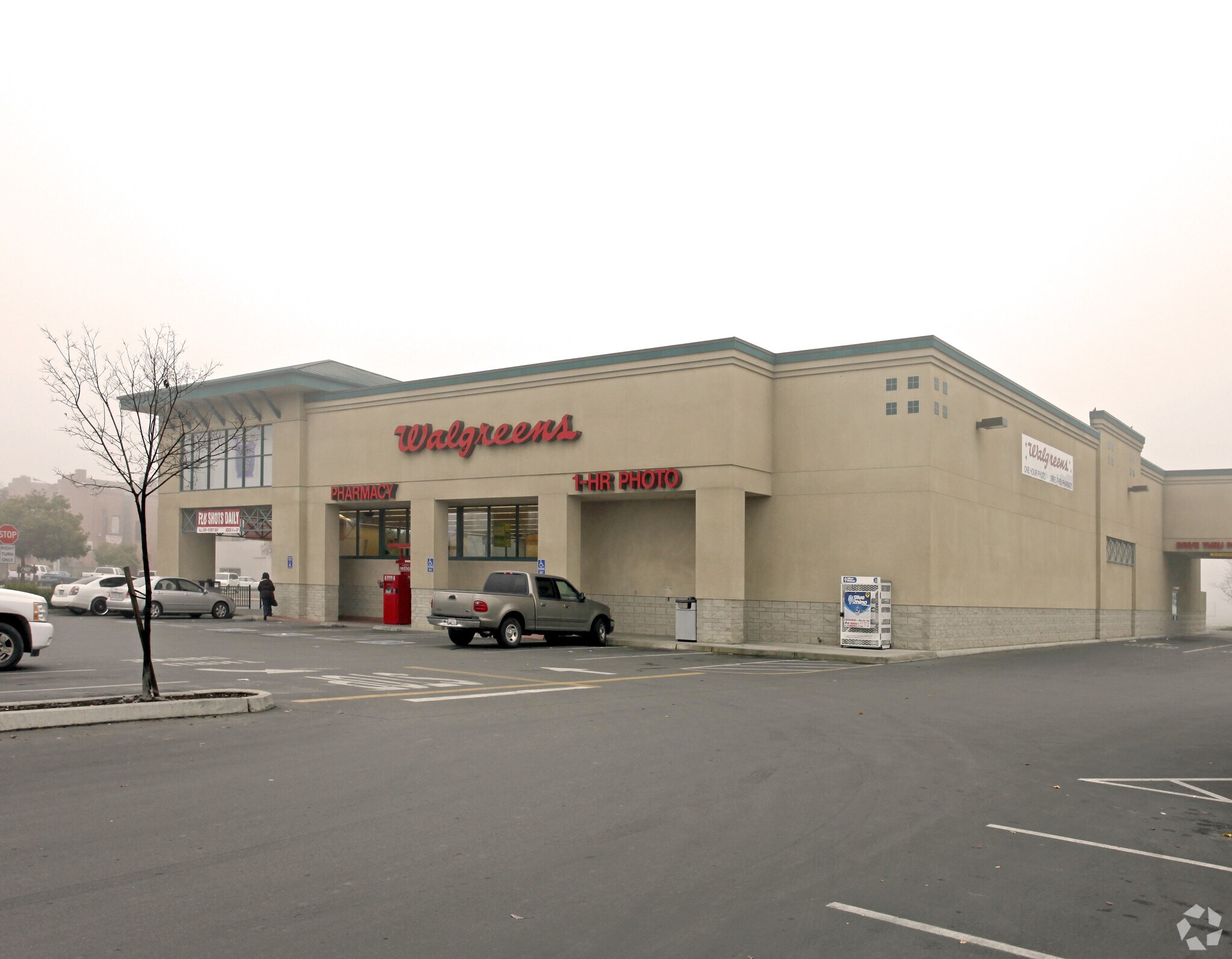 Walgreens West Ave - j6dzqwc
