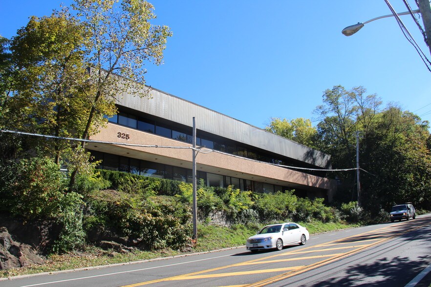 325 S Highland Ave, Briarcliff Manor, NY 10510 Office for Lease