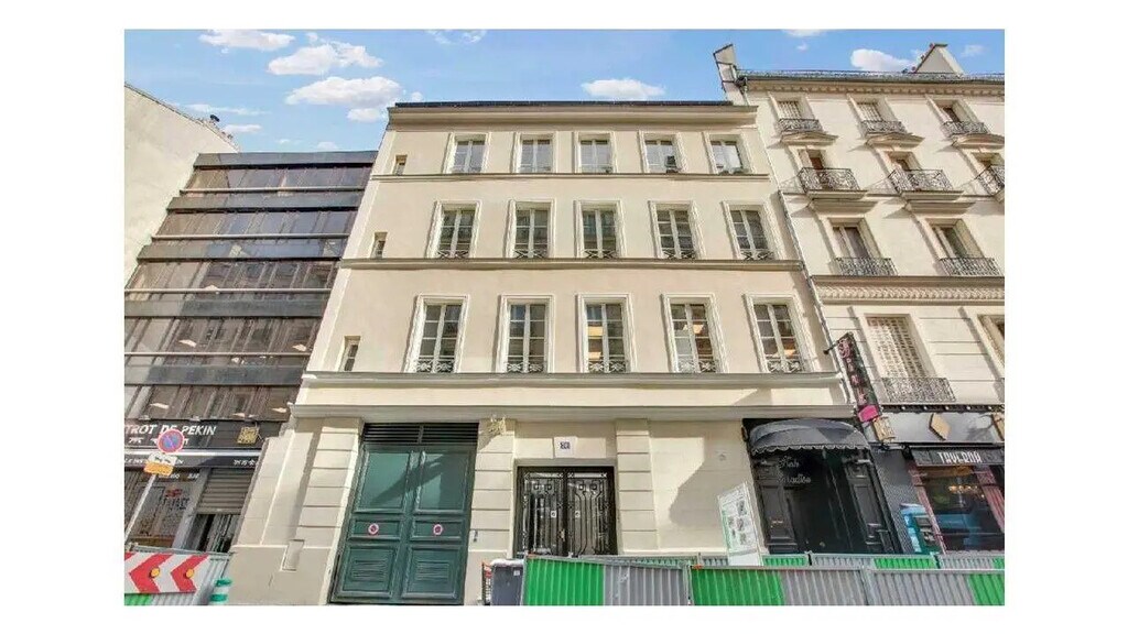 Location Bureaux 105 m² - Photo 1