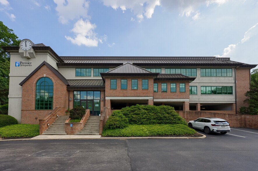 266 E Lancaster Ave, Malvern, PA for lease - Building Photo - Image 1 of 2