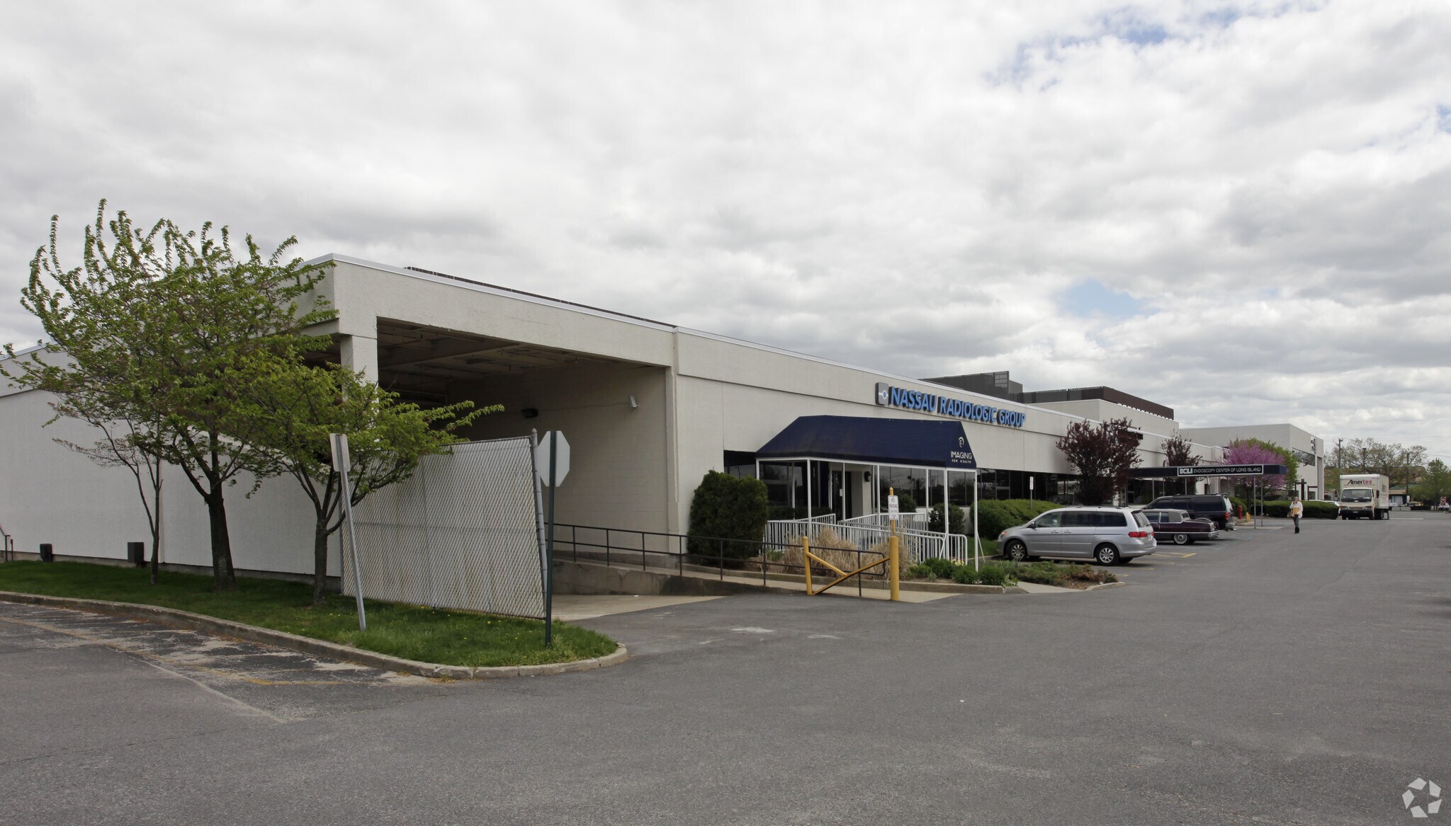 711 Stewart Ave, Garden City, NY 11530 Garden City Square