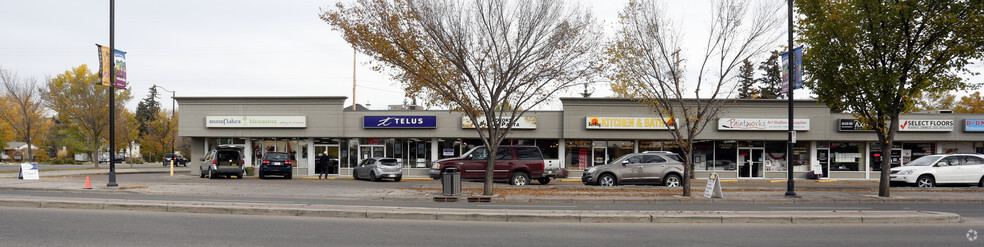 114 Elizabeth St, Okotoks, AB for lease - Primary Photo - Image 1 of 8