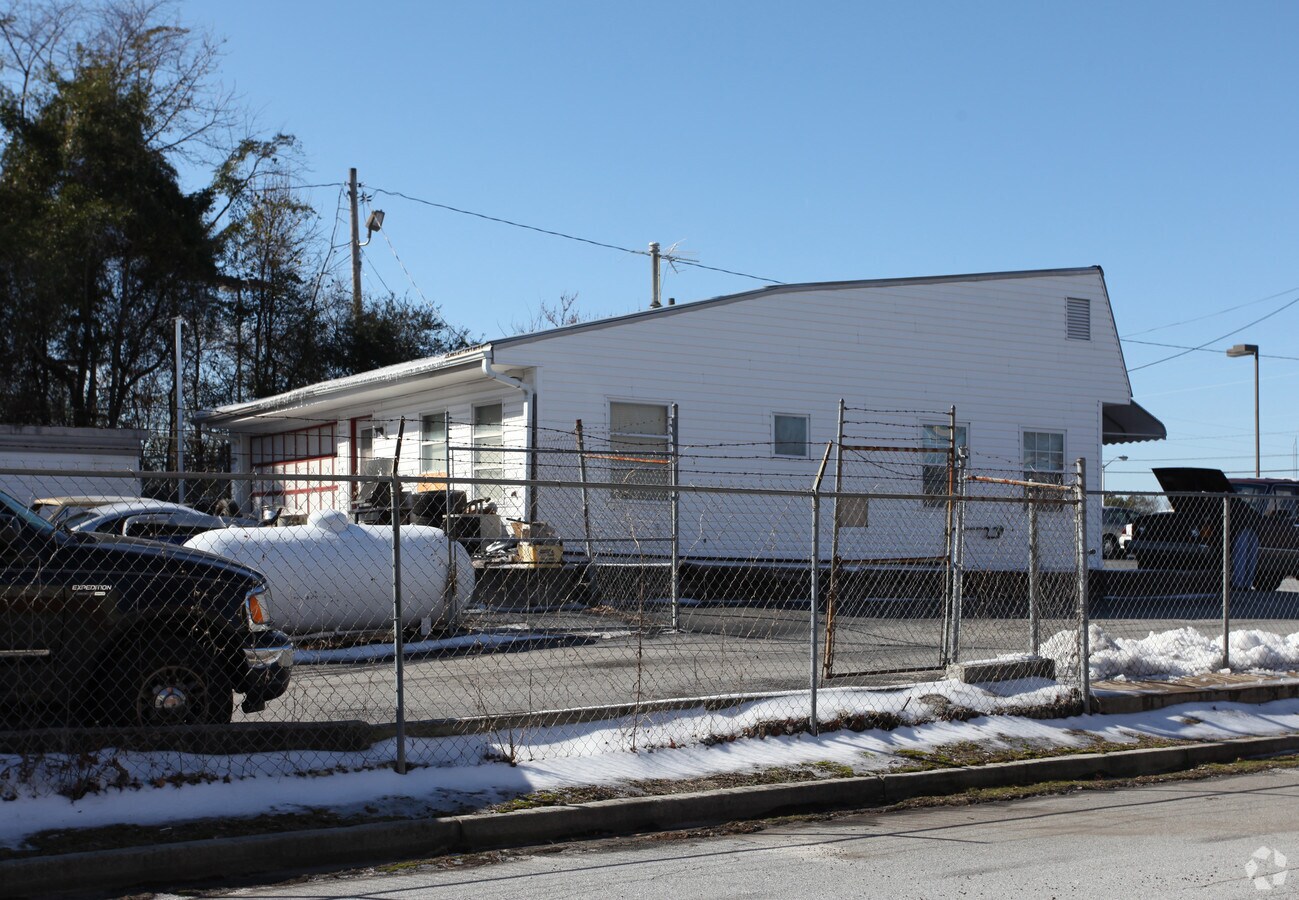 1128 West Ave, Conyers, GA 30012