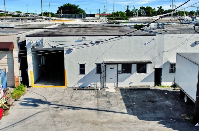 533 W 27th St, Hialeah, FL for sale - Building Photo - Image 2 of 7