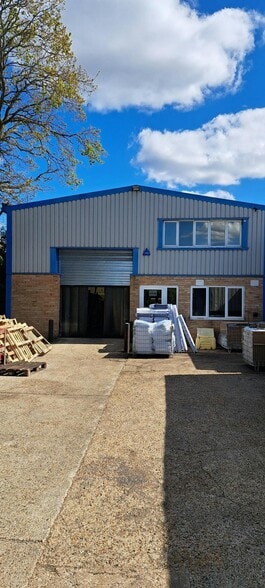 Watchmoor Rd, Camberley for lease - Building Photo - Image 2 of 2