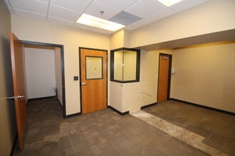 1600 2nd Ave SW, Minot, ND for lease Interior Photo- Image 2 of 8