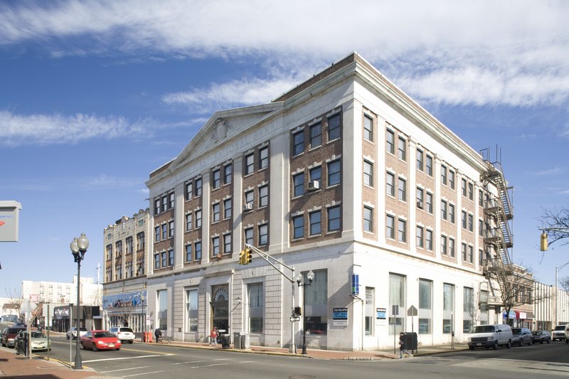 214 Smith St, Perth Amboy, NJ 08861