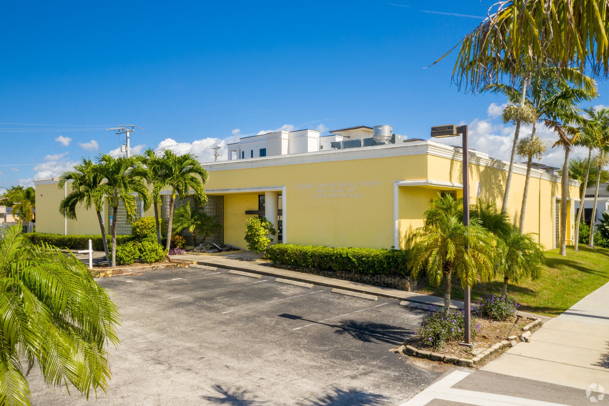 20 10th St N, Naples, FL for lease Building Photo- Image 1 of 4