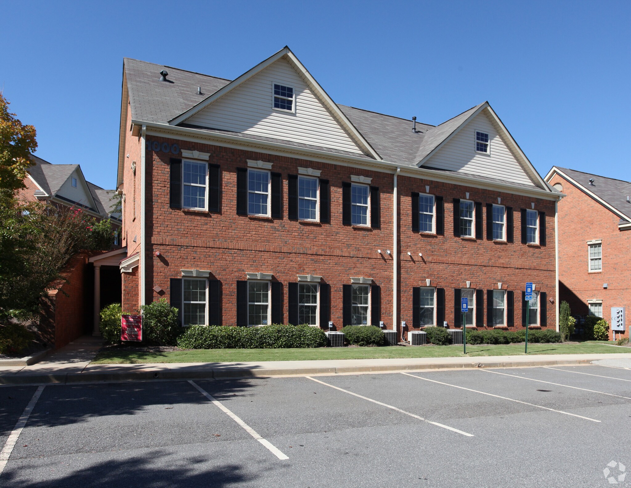 4447 Tench Rd, Suwanee, GA for sale Primary Photo- Image 1 of 1