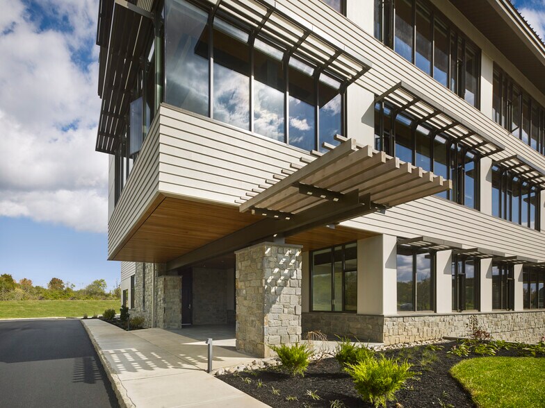 409 Stenton Ave, Flourtown, PA for sale - Building Photo - Image 3 of 14