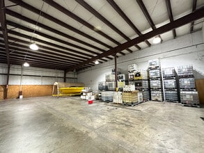 6200 S 2nd St, Springfield, IL for lease Interior Photo- Image 2 of 9