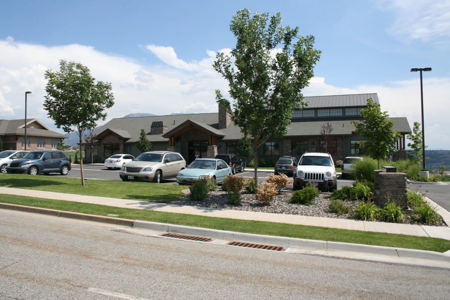 5748 S Adams Avenue Pkwy, Ogden, UT for sale - Building Photo - Image 1 of 1