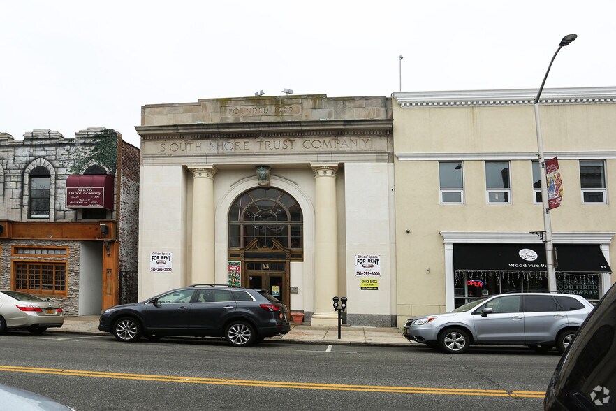 2 Office Buildings in Rockville Centre portfolio of 2 properties for sale on LoopNet.com - Primary Photo - Image 1 of 7