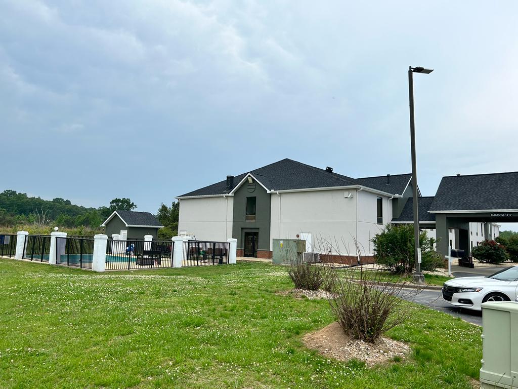 788 Hwy 100, Tallapoosa, GA 30176 Super 8 by Wyndham