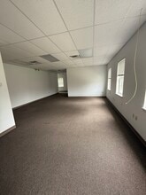 5010 Gateway Dr, Medina, OH for lease Building Photo- Image 1 of 34