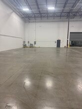 170 Jetplex Blvd, Huntsville, AL for lease Interior Photo- Image 1 of 5