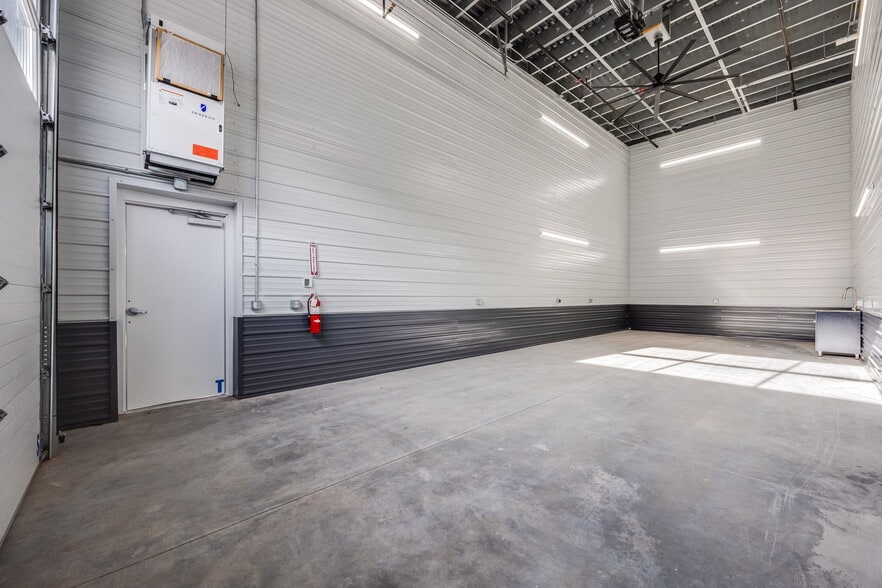 4390 Regent St, Castle Rock, CO for sale - Interior Photo - Image 3 of 9