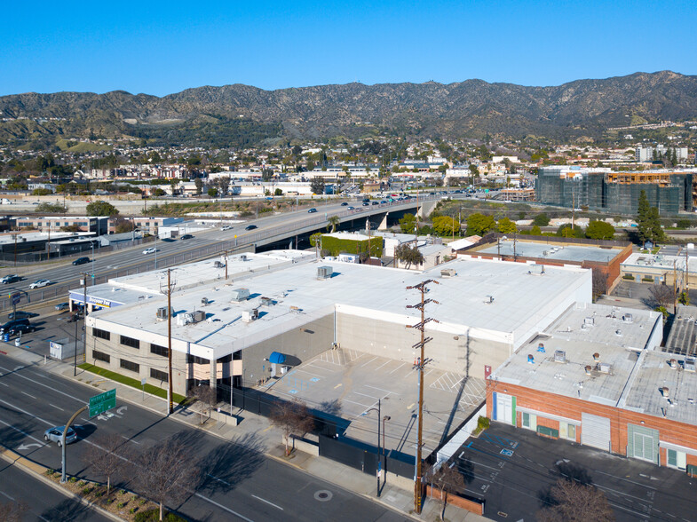 914 N Victory Blvd, Burbank, CA for sale - Building Photo - Image 1 of 12