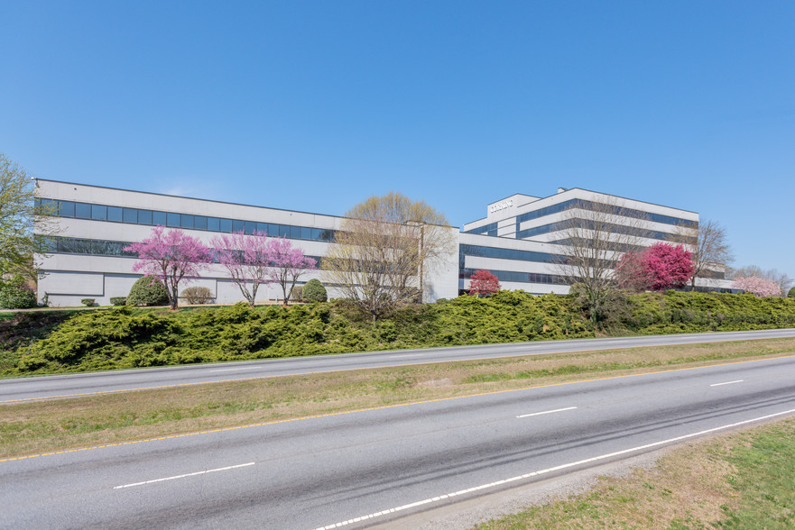 800 17th St NW, Hickory, NC for sale - Building Photo - Image 1 of 1