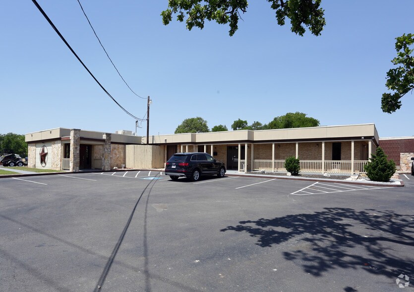 716 W Euless Blvd, Euless, TX for sale - Building Photo - Image 2 of 2