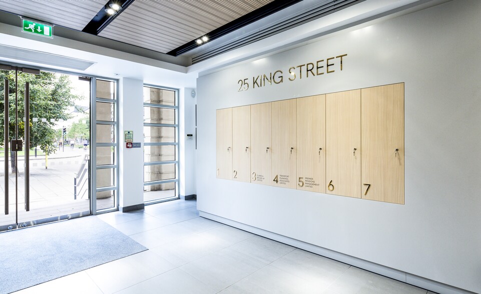 25 King St, Bristol for lease - Lobby - Image 2 of 4