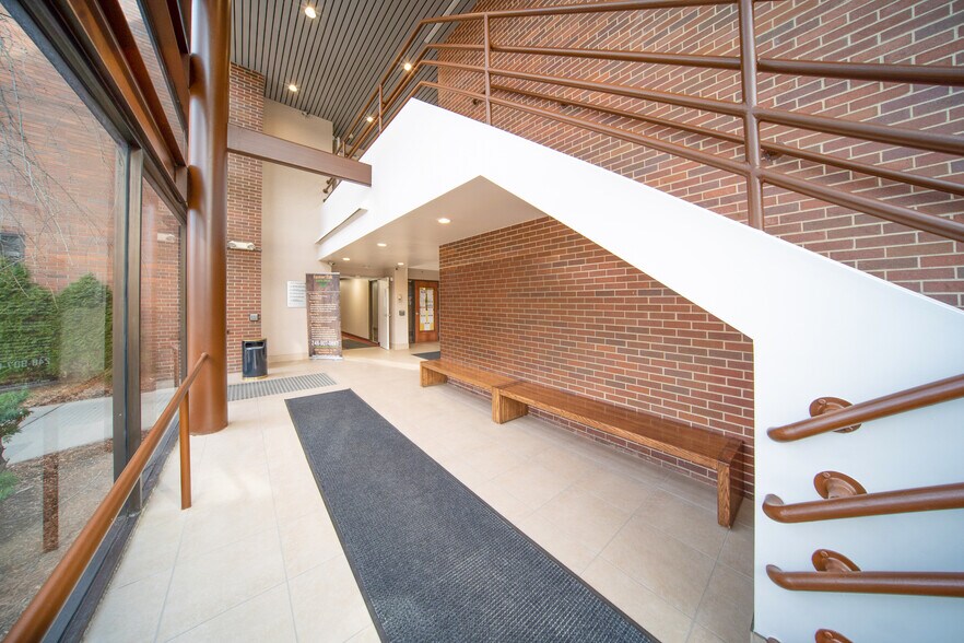 2520 Telegraph Rd, Bloomfield Hills, MI 48302 Bloomfield Professional