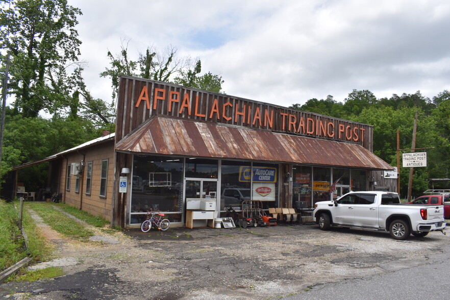 1904 US 70 W, Marion, NC for sale - Primary Photo - Image 1 of 1