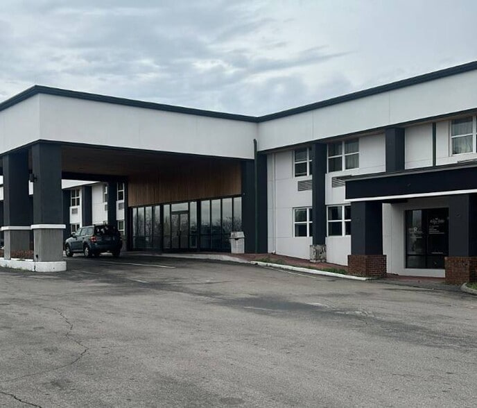 2400 Executive Park NW, Cleveland, TN for sale - Building Photo - Image 1 of 5