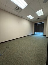 13100 Colony Pointe Dr, Yukon, OK for lease Interior Photo- Image 2 of 4