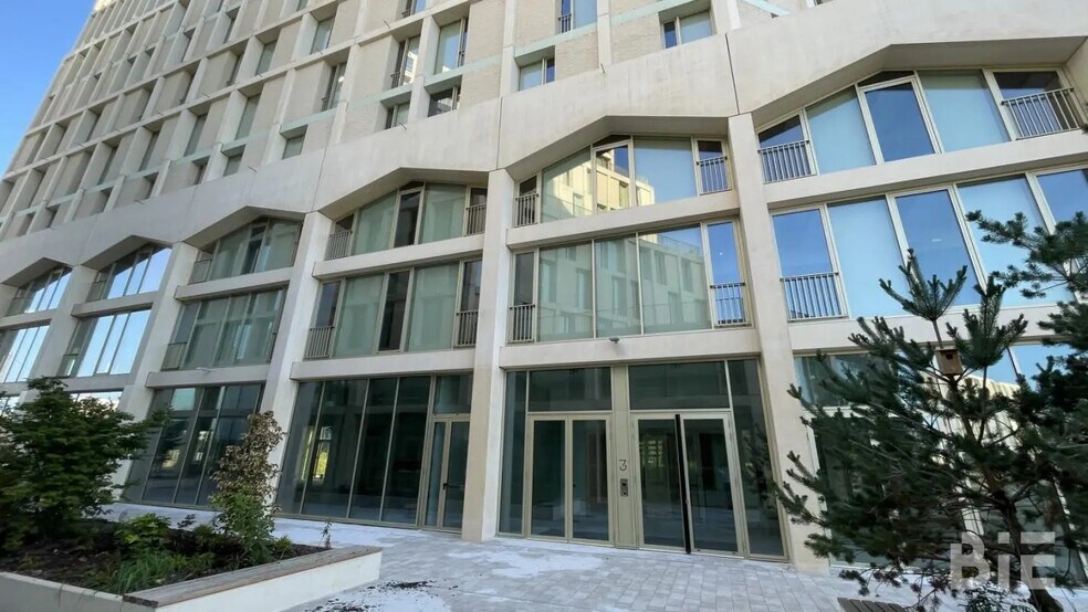 Retail in Bordeaux for lease - Building Photo - Image 3 of 18