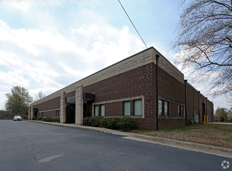 648 Southwest St, High Point, NC for lease - Primary Photo - Image 1 of 15