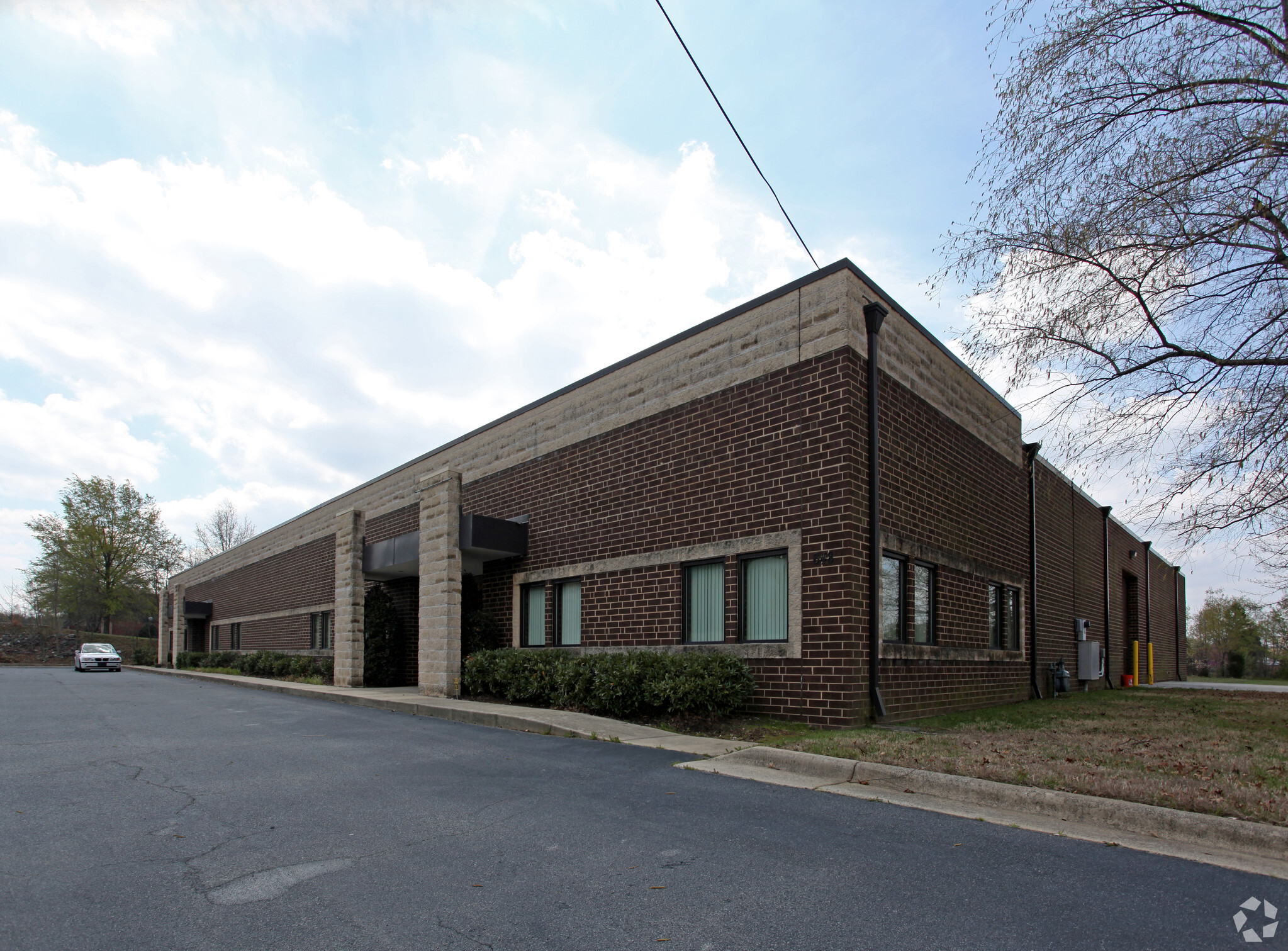 648 Southwest St, High Point, NC for lease Primary Photo- Image 1 of 16