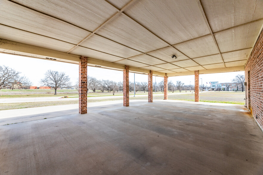 401 Center Court Dr, Bridgeport, TX for lease - Interior Photo - Image 3 of 24