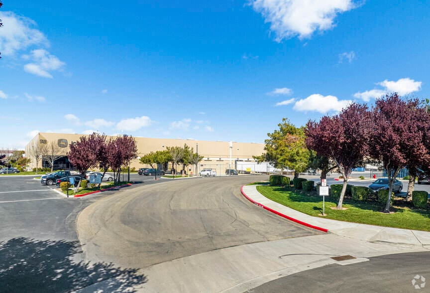17400 Shideler Pky, Lathrop, CA for lease - Building Photo - Image 2 of 6