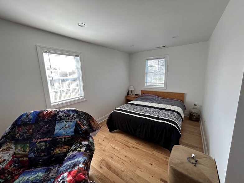 34 Benedict St, Norwalk, CT for sale - Interior Photo - Image 2 of 7