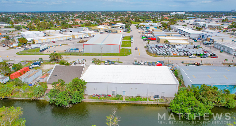 930 SE 9th Ln, Cape Coral, FL for sale - Building Photo - Image 2 of 3