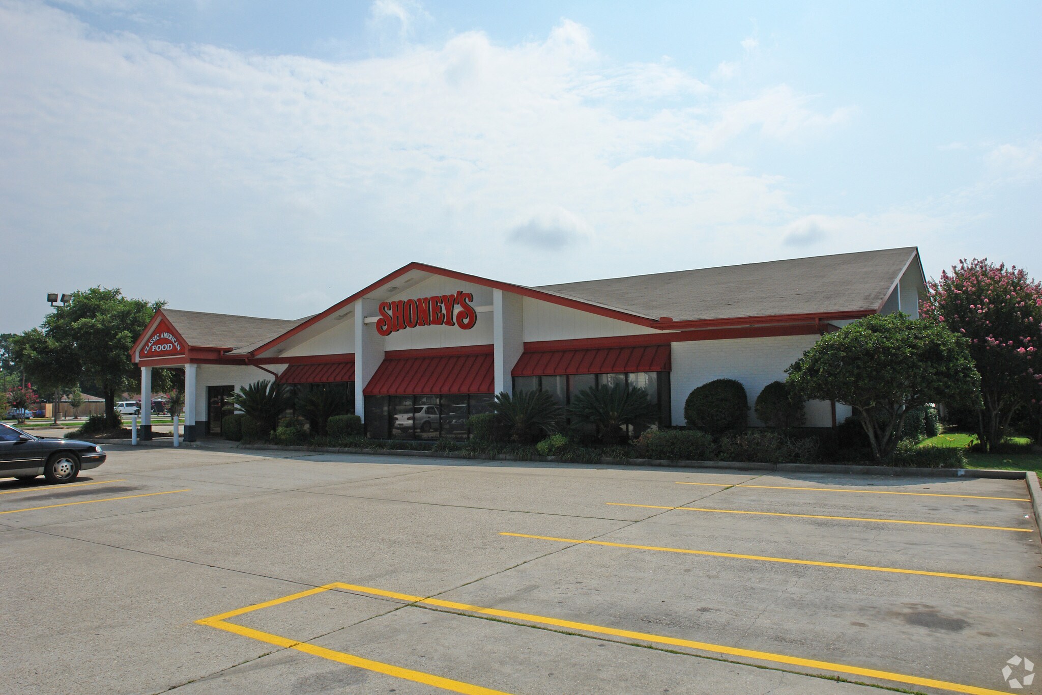 2209 NE Evangeline Trwy, Lafayette, LA for sale Primary Photo- Image 1 of 1