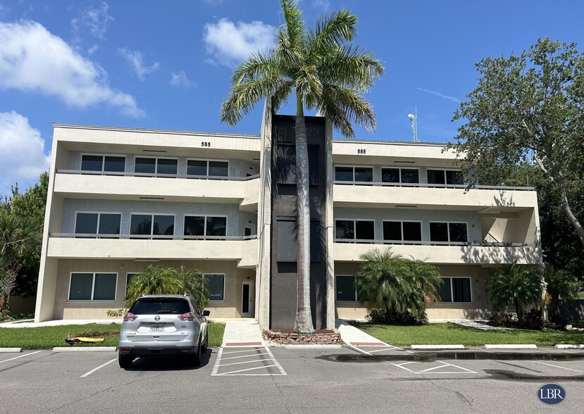 585 N Courtenay Pkwy, Merritt Island, FL for lease - Building Photo - Image 1 of 10