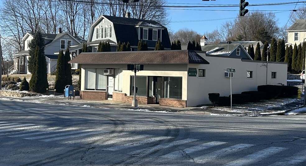 237 Buckingham St, Oakville, CT for lease - Building Photo - Image 2 of 2