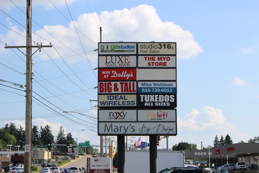 300-320 N Alpine Rd, Rockford, IL for sale - Building Photo - Image 3 of 13